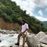 دانلود آهنگ روزبه نعمت الهی لحظه رفتن